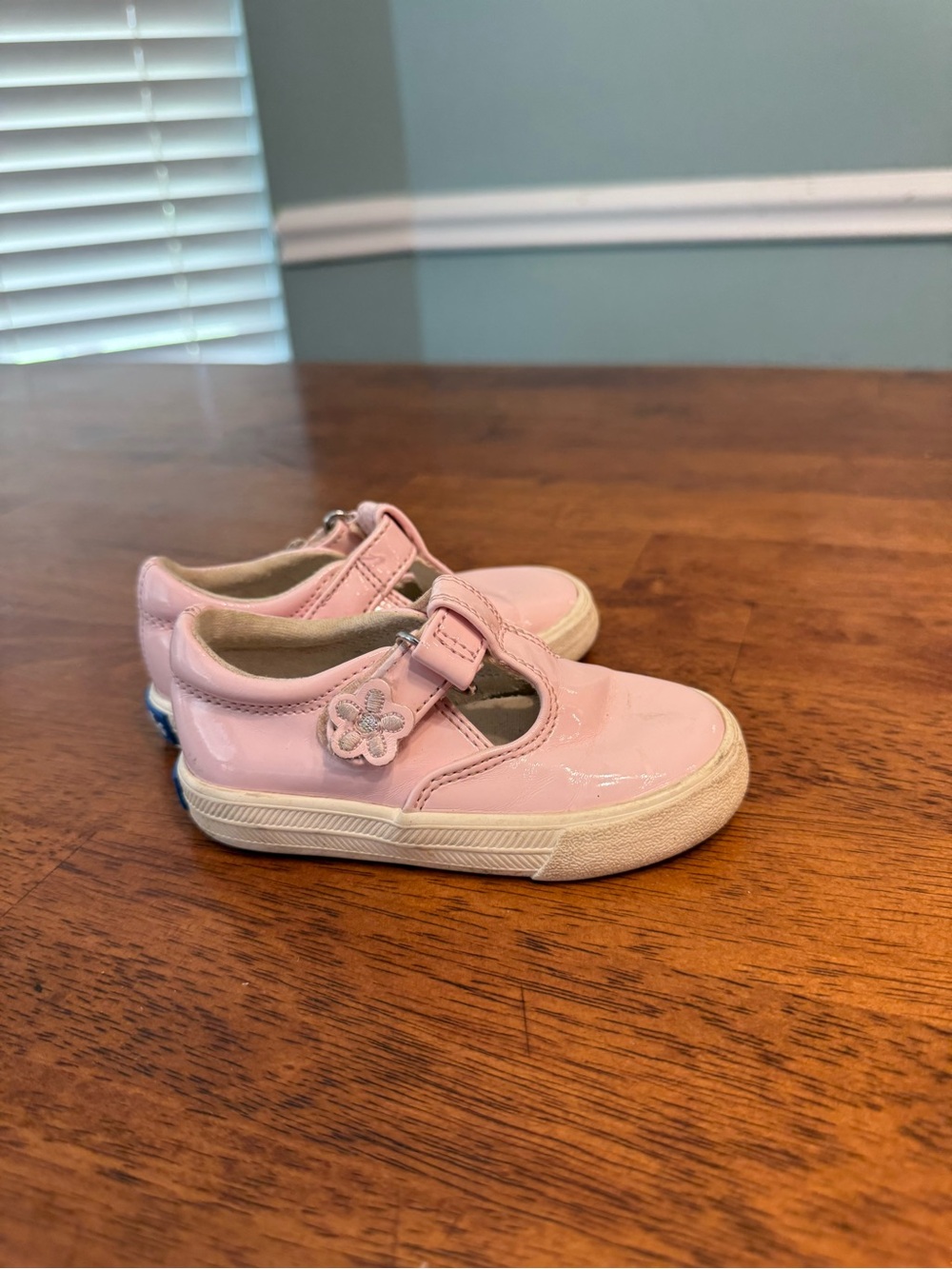 Keds Daphne Girls T-Strap Mary Jane Pink Patent Leather Sneakers Toddler Kid 5